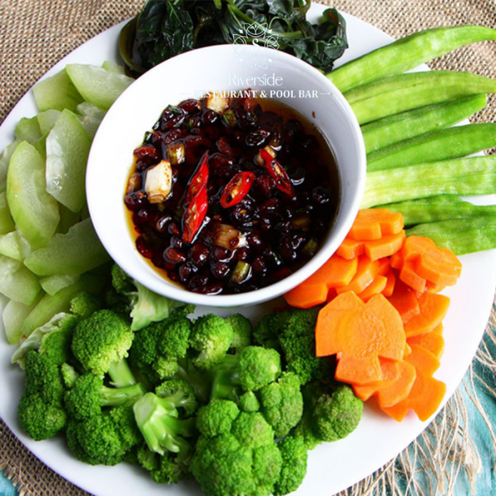 Boiled Vegetables with Shrimp Dipping Sauce